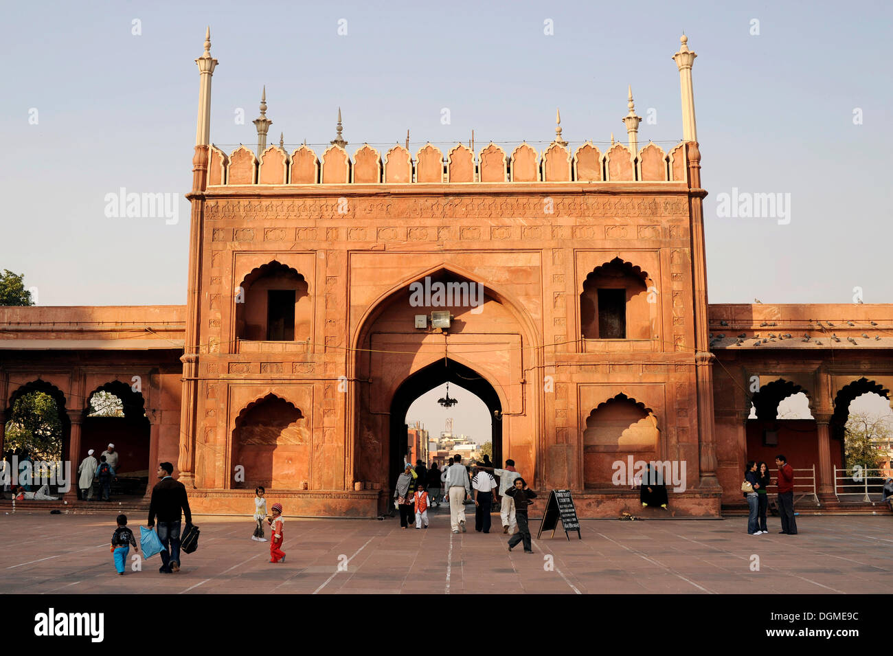 Northern gate of the Friday Mosque Jama Masjid, Old Delhi, Uttar ...