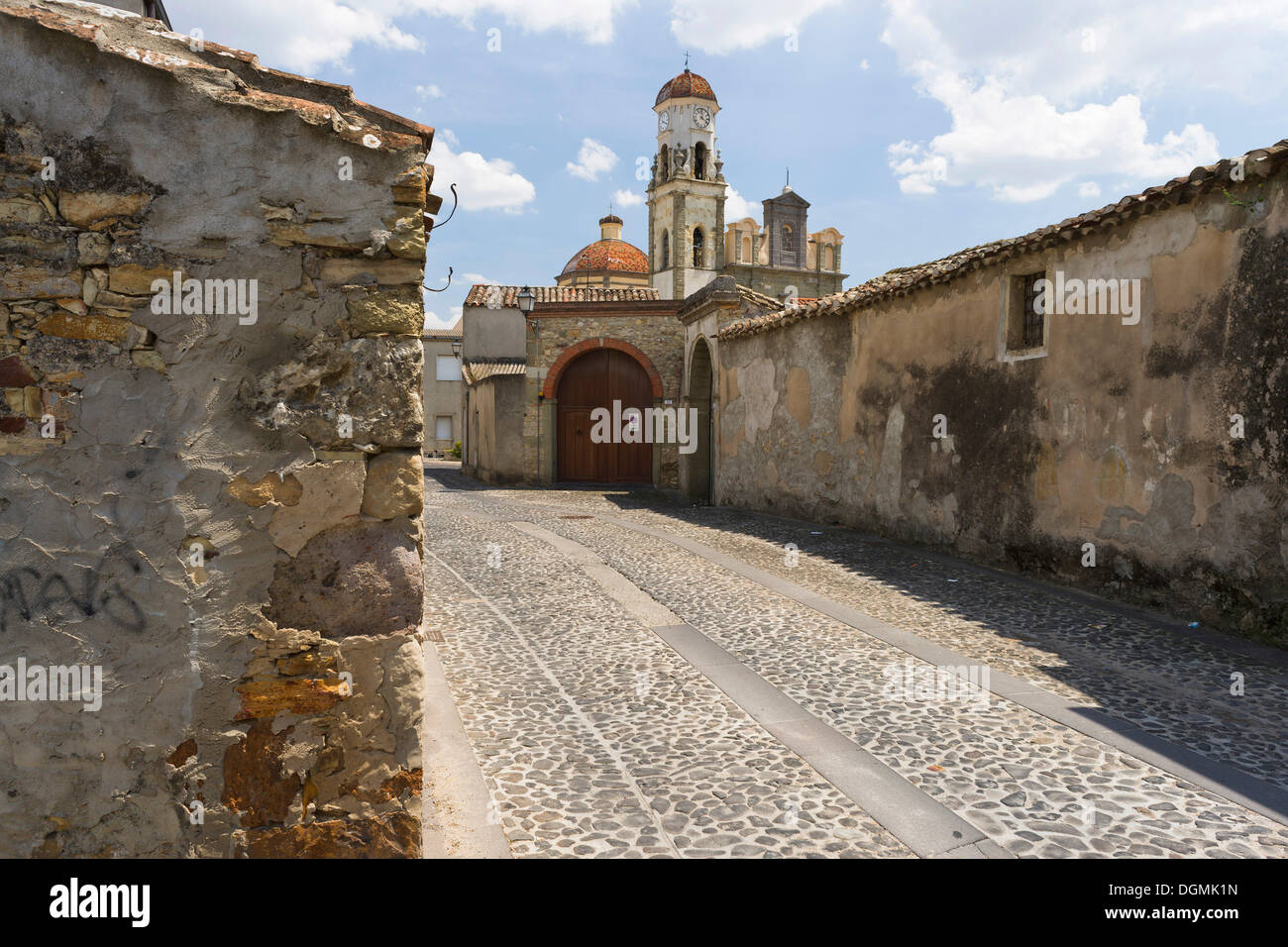 Church and lane in Sanluri, Medio Campidano, Province of Cagliari, Sardinia, Italy, Europe Stock Photo