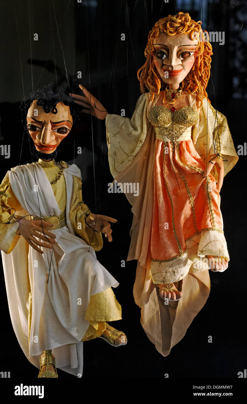 king and queen hires stock photography and images Alamy