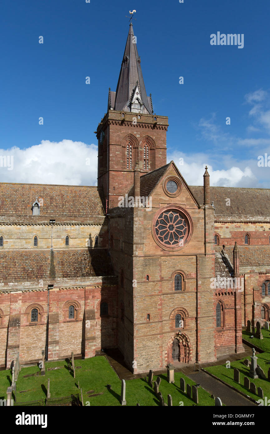 Islands of Orkney, Scotland. Picturesque view of the south transept and tower of Kirkwall’s St Magnus Cathedral. Stock Photo