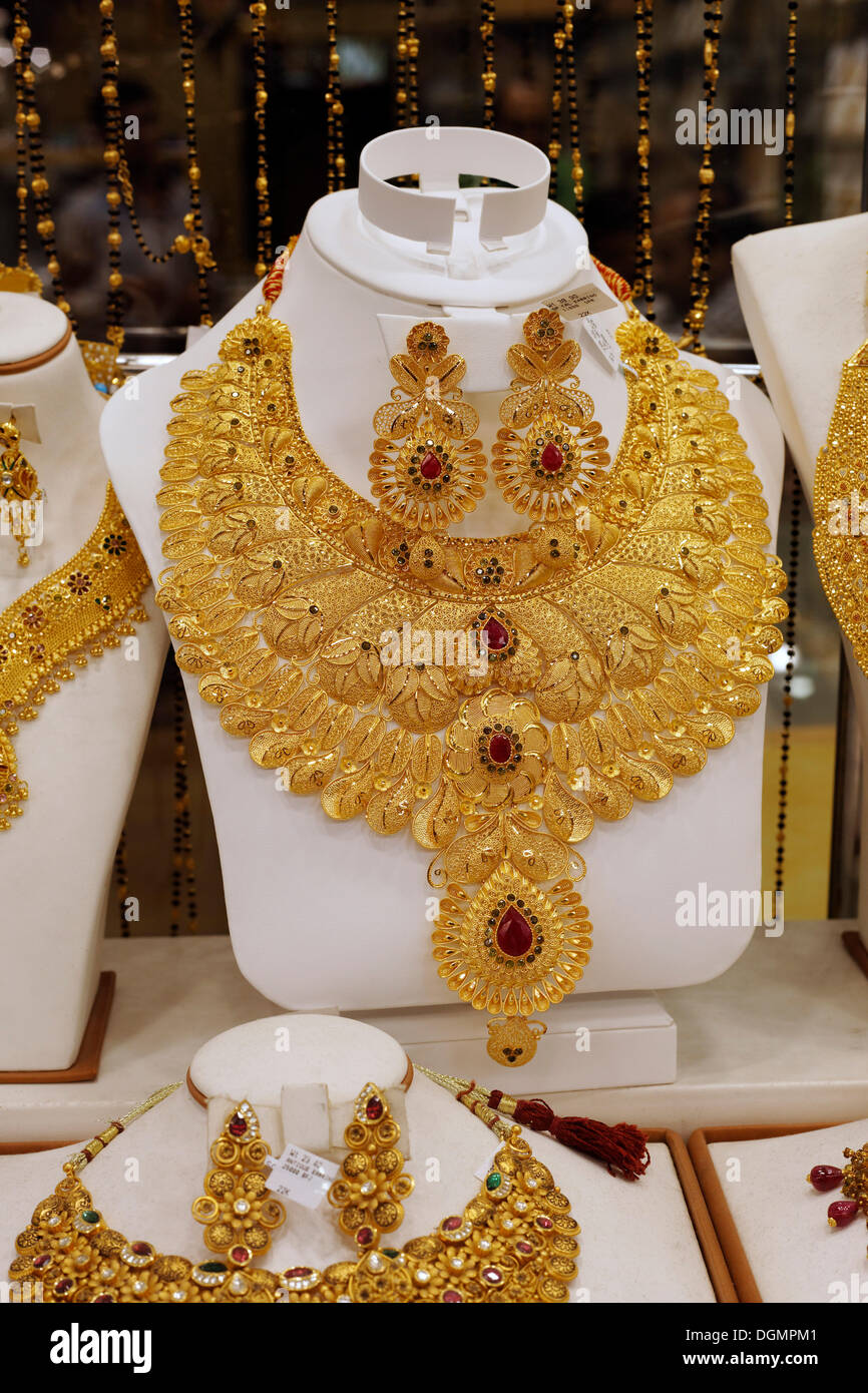 Lush gold necklace, Indian style, based upon ancient models, Gold Souk, Deira, Dubai, United Arab Emirates, Middle East, Asia Stock Photo