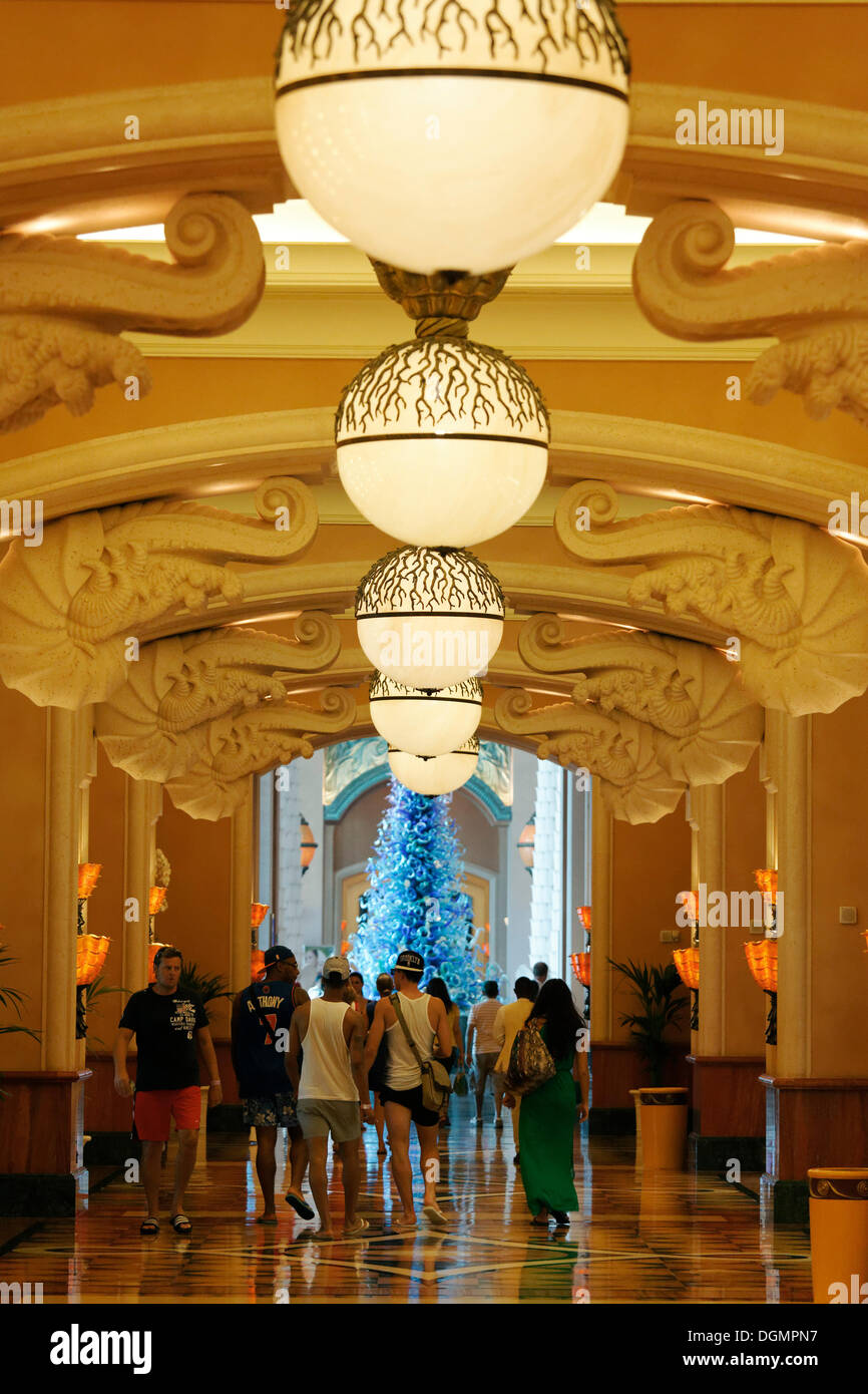Spectacular architecture in the Atlantis luxury hotel, The Palm Jumeirah, Dubai, United Arab Emirates, Middle East, Asia Stock Photo