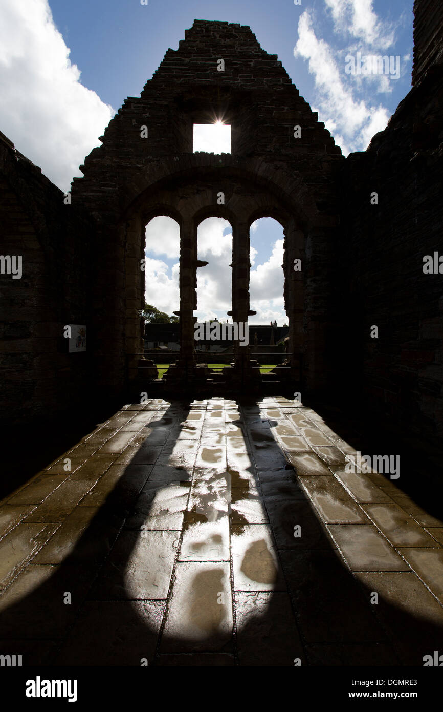 Islands of Orkney, Scotland. Picturesque silhouetted view of the Great Hall windows of Kirkwall’s Earl’s Palace. Stock Photo
