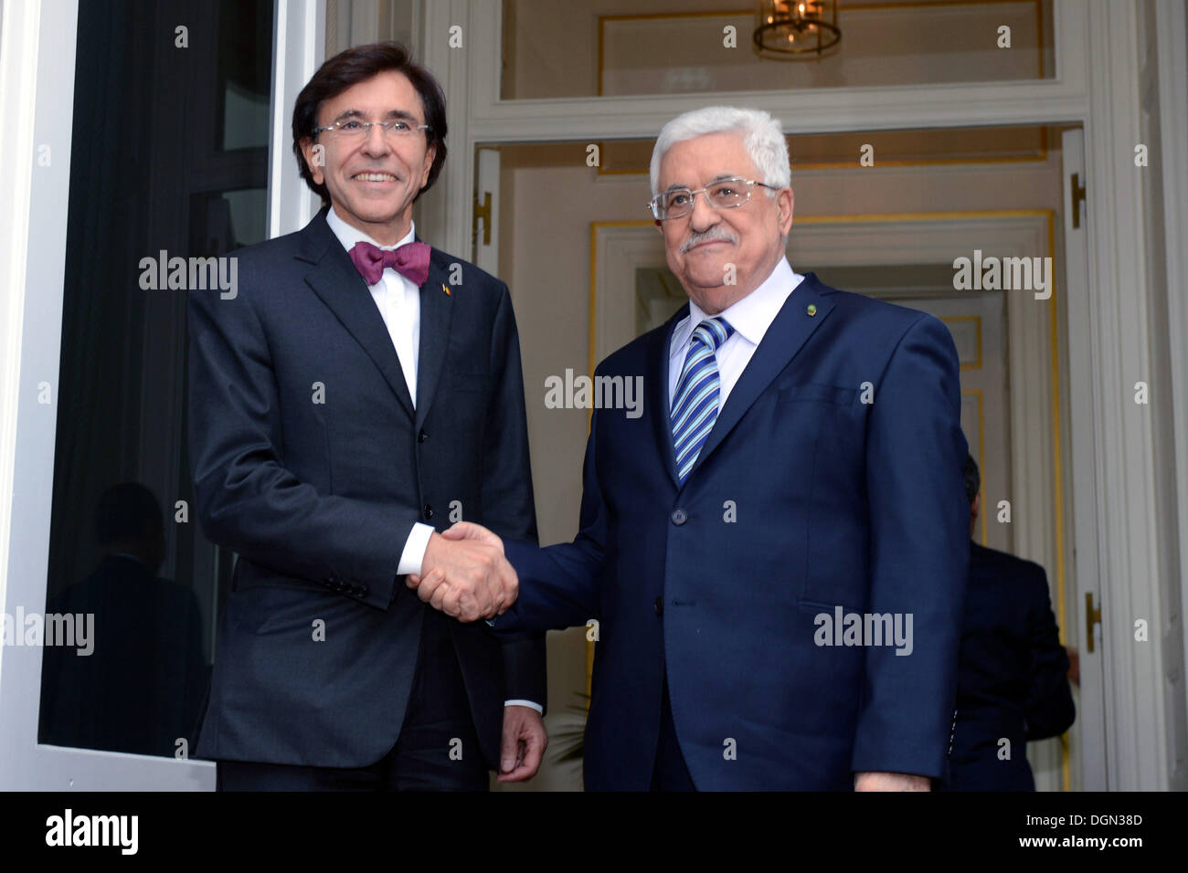 Brussels, Brussels, Belgium. 23rd Oct, 2013. Palestinian President Mahmoud Abbas (R) shakes hands with Belgian Prime Minister Elio Di Rupo on October 23, 2013 during a bilateral meeting at the Lambermont Residence of the Belgian prime minister in Brussels Credit:  Thaer Ganaim/APA Images/ZUMAPRESS.com/Alamy Live News Stock Photo
