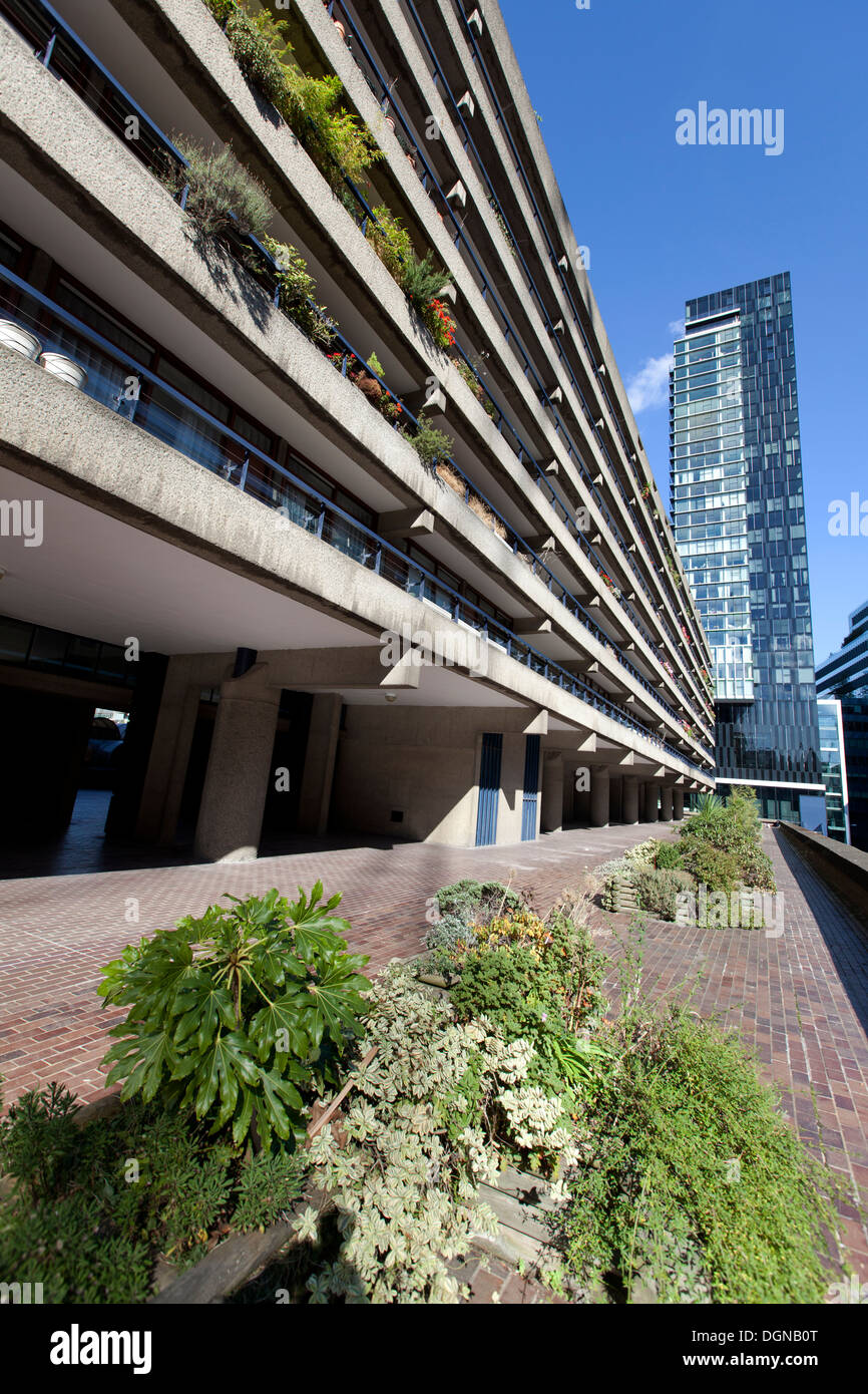 Willoughby House (left), Apartment block, Barbican Centre, with The ...