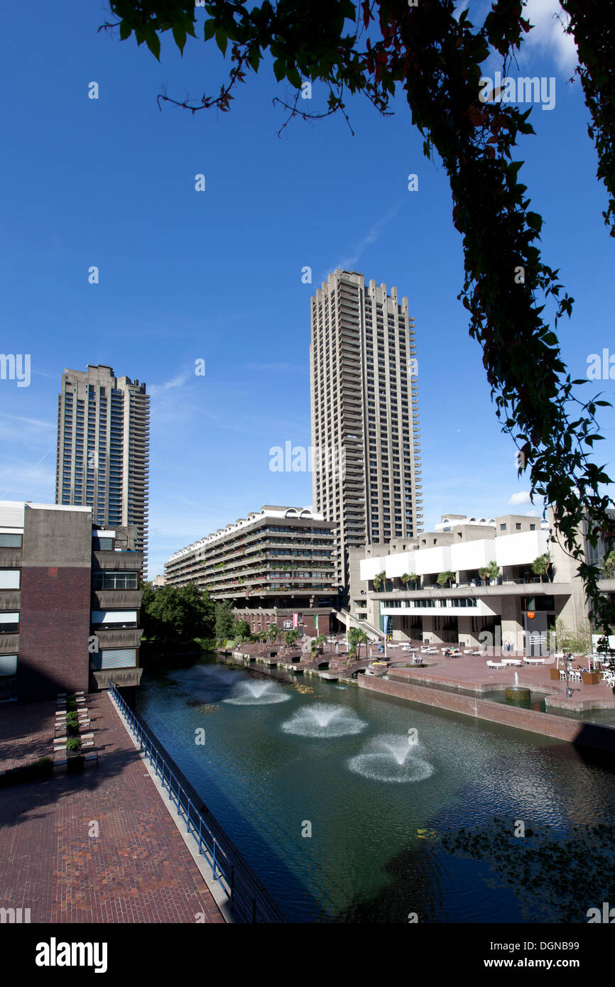 Defoe House, Lauderdale Tower (Left) & Shakespeare Tower (Right ...