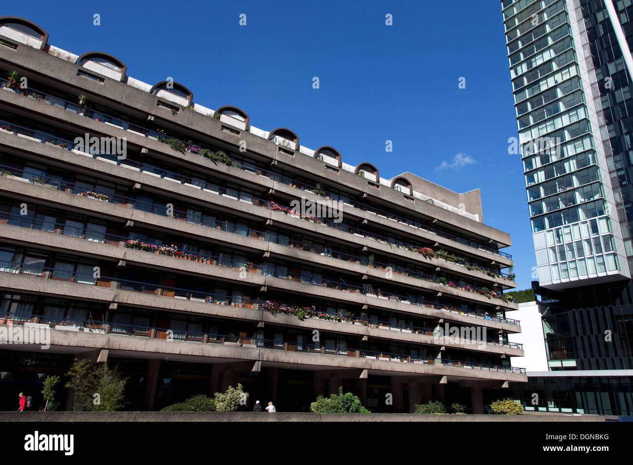Willoughby House Apartment block, Barbican Centre, with The Heron, Moor