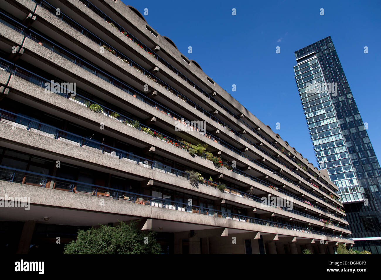 Willoughby House (left), Apartment block, Barbican Centre, with The ...