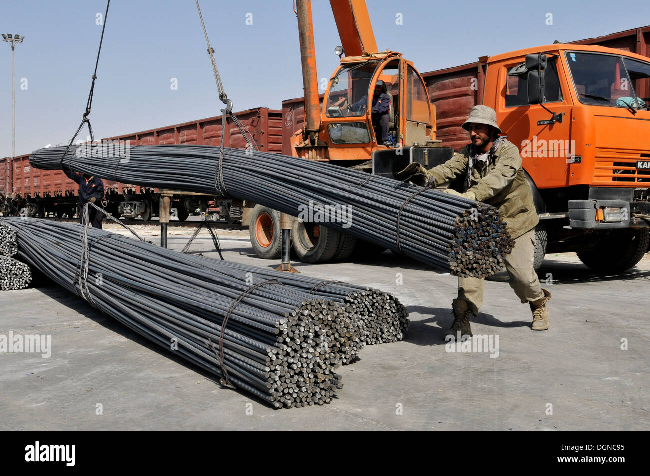 Rail Port 4 Niababad Steel Rebar Is Manhandled Into Place After A 