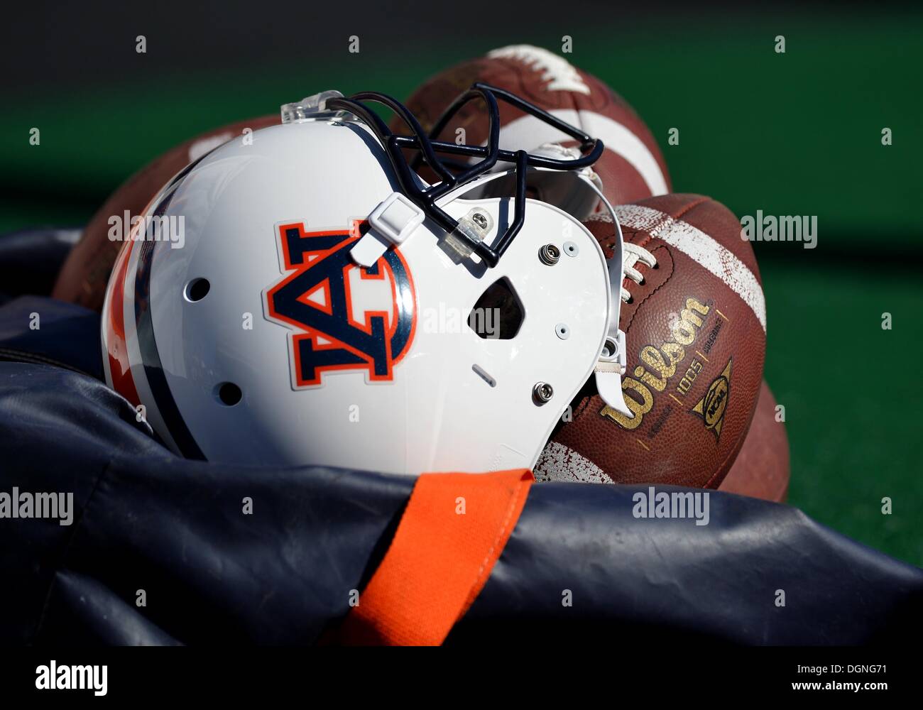 Leads the auburn hi-res stock photography and images - Alamy