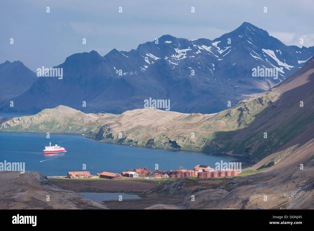 Shackleton Walk, a former Stromness whaling station, MS Expedition ...