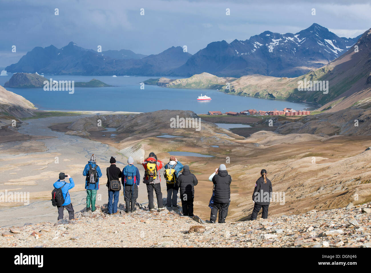 Hikers of the Shackleton Walk, view of Shackleton Valley and the Stromness Whaling Station, MS Expedition, expedition cruise Stock Photo