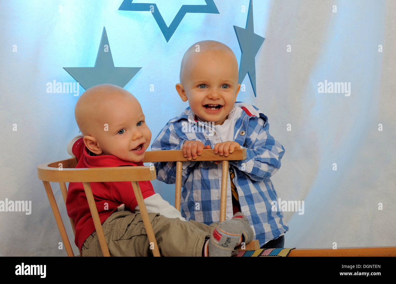 Stars with their children hi-res stock photography and images - Alamy