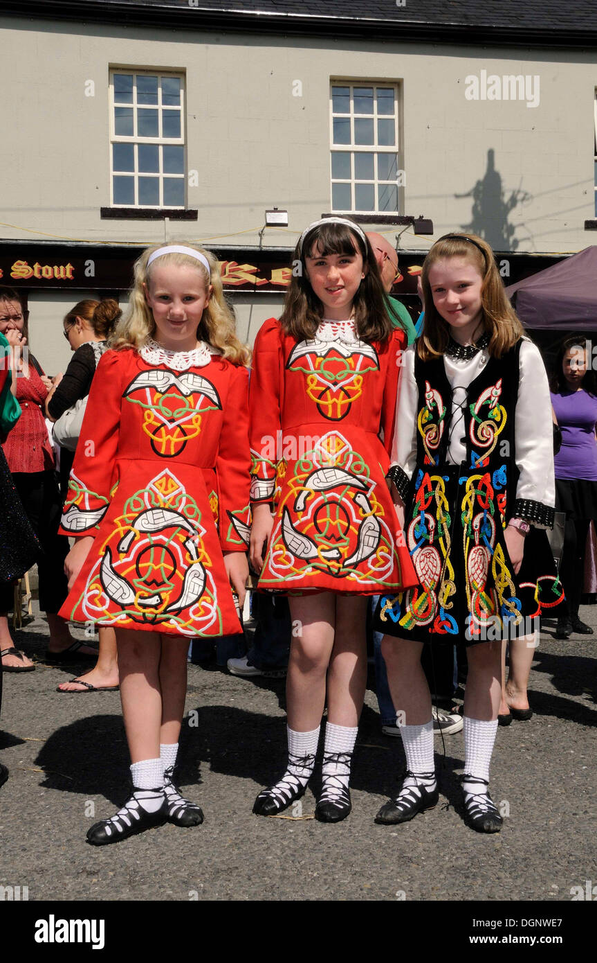 Children in traditional costume with Neo-Celtic motives for an event with Irish dancing at the town fair, Birr, Offaly, Midlands Stock Photo