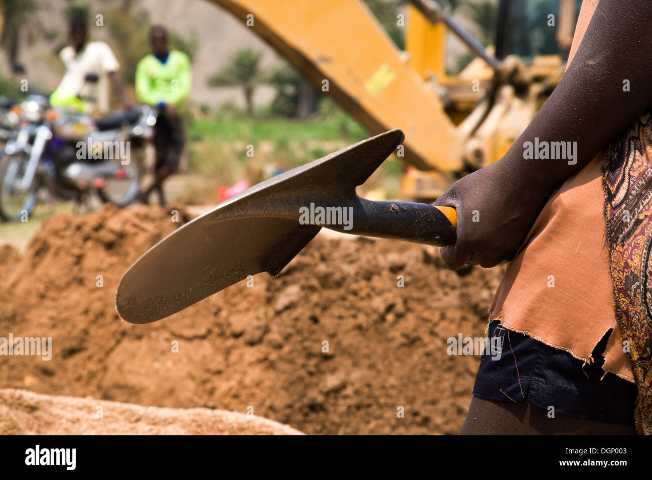 Sand harvesters along Acud river in Benguela province of Angola Stock ...
