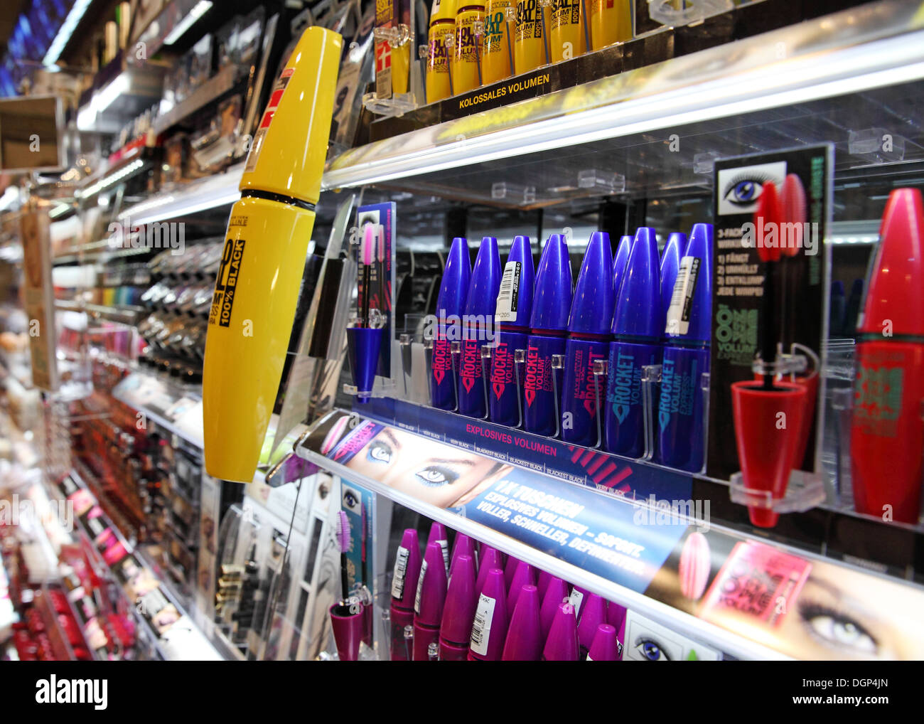 Maybelline Mascara High Resolution Stock Photography and Images - Alamy