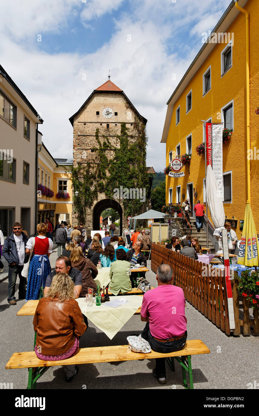 Webermarkt market, Alter Turm tower with the local museum at the back, Haslach an der Muehl, Upper Austria, Austria, Europe Stock Photo