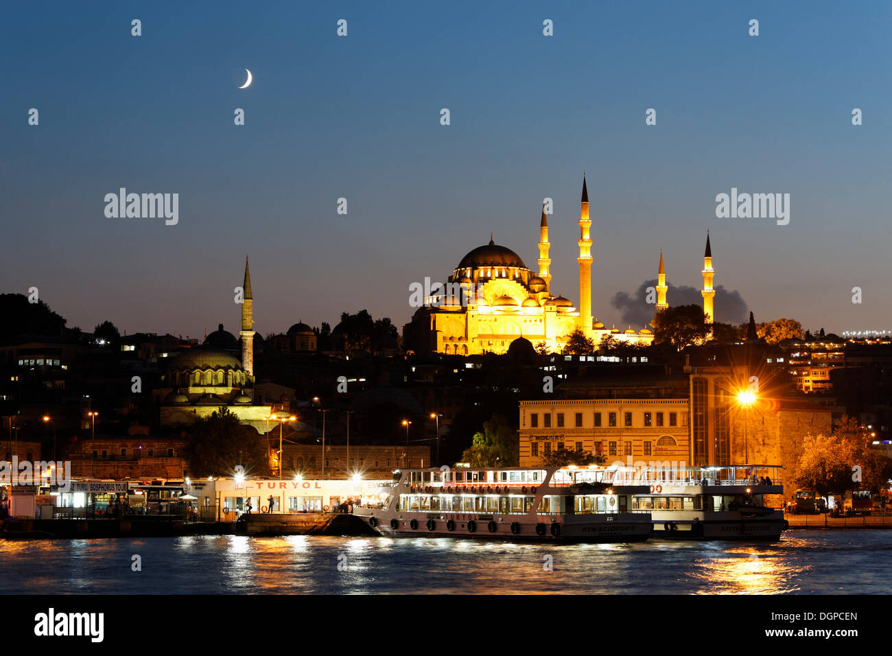 Golden Horn with the Eminönü neighbourhood, Rüstem Pasha Mosque, left, and Süleymaniye Mosque, right, Istanbul Stock Photo