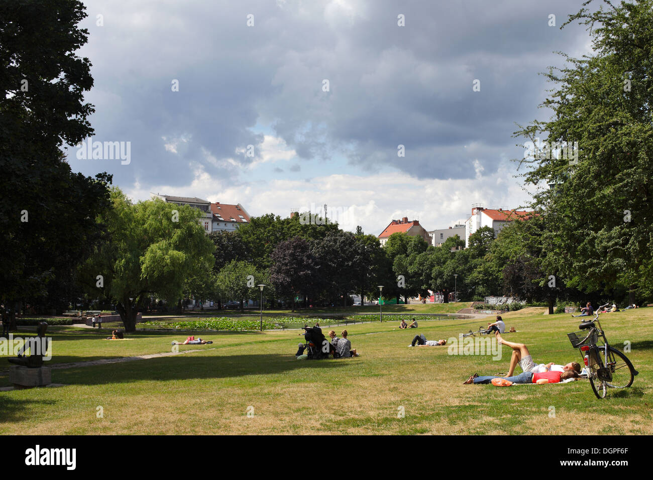 Berlin, Germany, people in the Weinberg Park in Berlin-Mitte Stock Photo