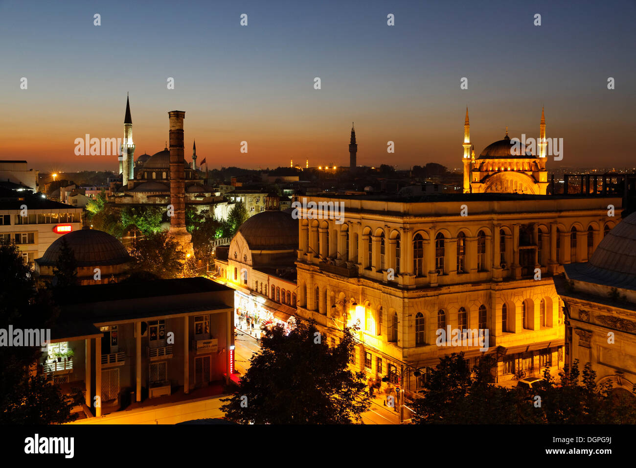 Atik Ali Pasha Mosque, Column of Constantine and Nuruosmaniye Mosque, right, Cemberlitas, Istanbul, Turkey, Europe Stock Photo