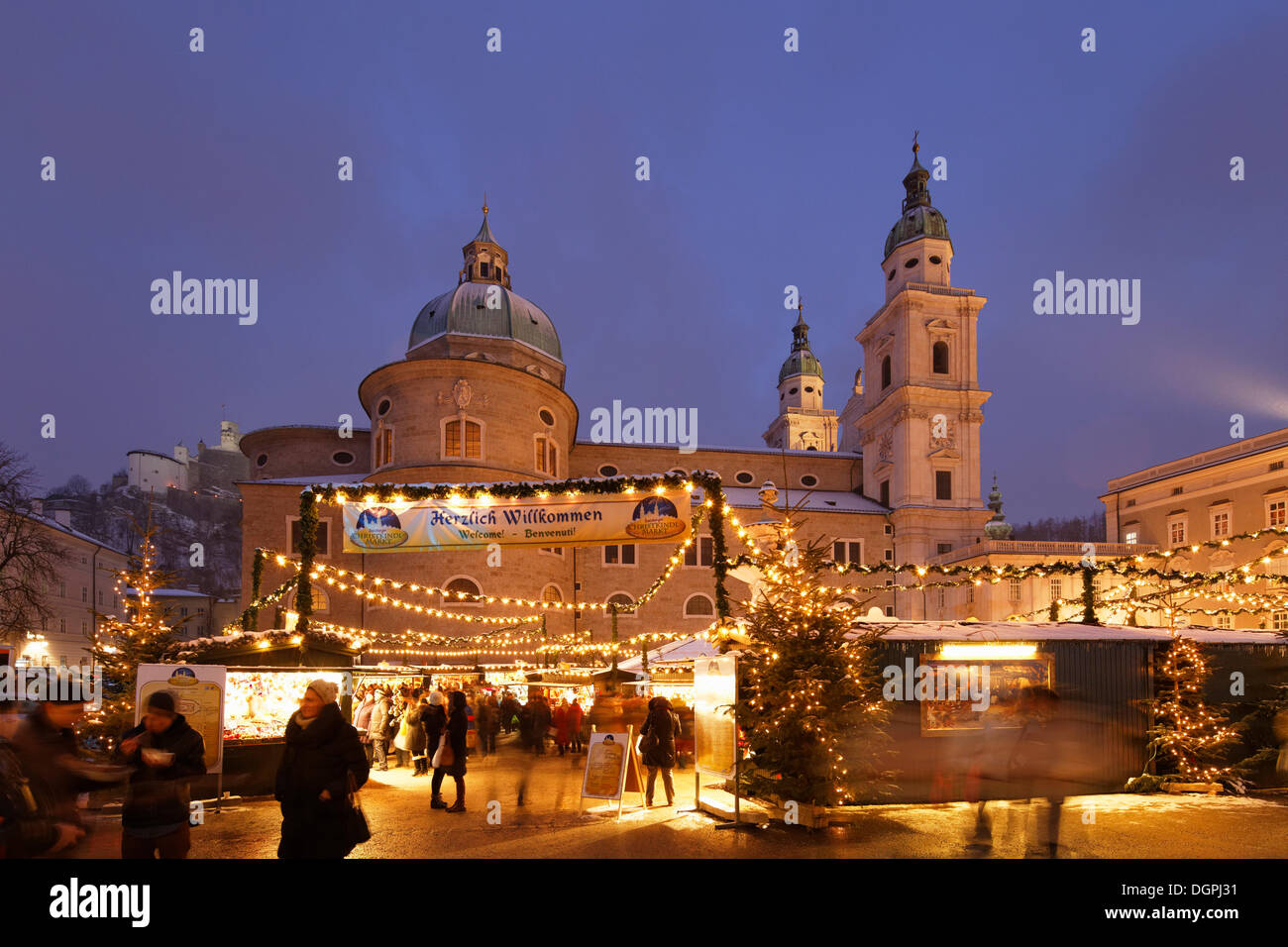 Salzburg Christmas Market on Residenzplatz, Residence Square with Salzburg Cathedral, historic town centre, Residenzplatz Stock Photo
