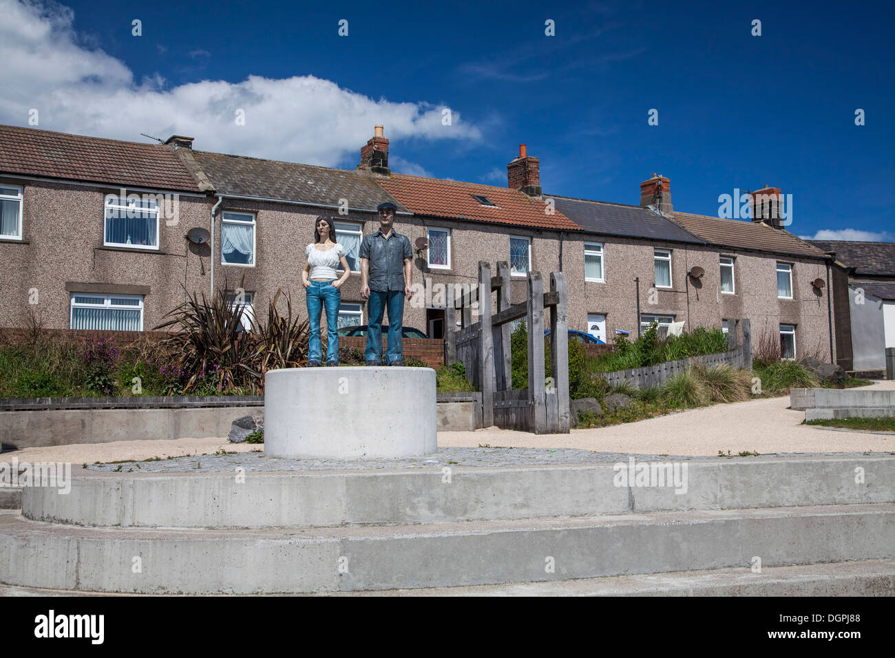 Sean Henry sculpture COUPLE at Vernon Place, Newbiggin Bay