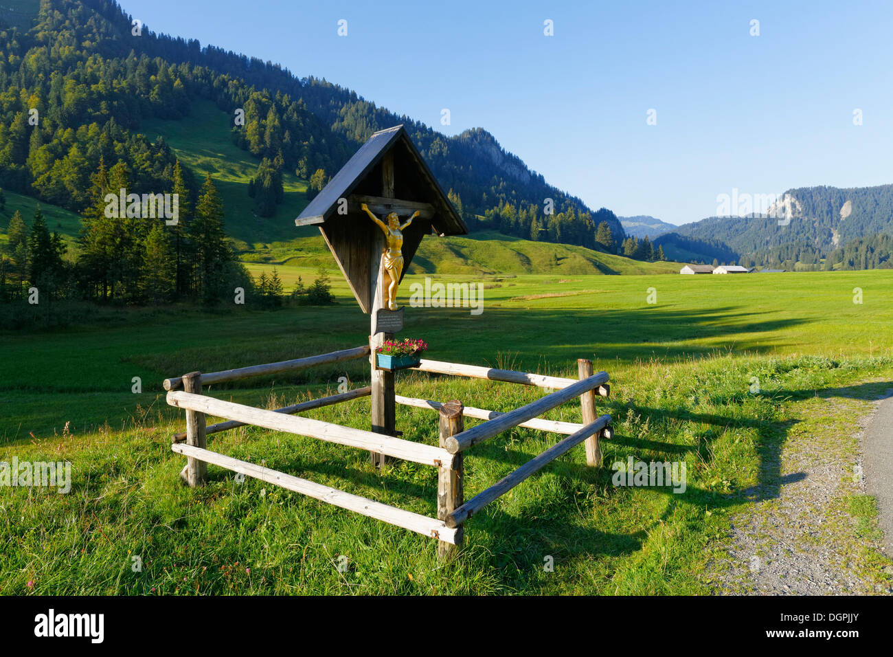 Wayside cross, Vorsäß Schönenbach, Bezau, Bregenzerwald, Bregenzer Wald, Vorarlberg, Austria Stock Photo