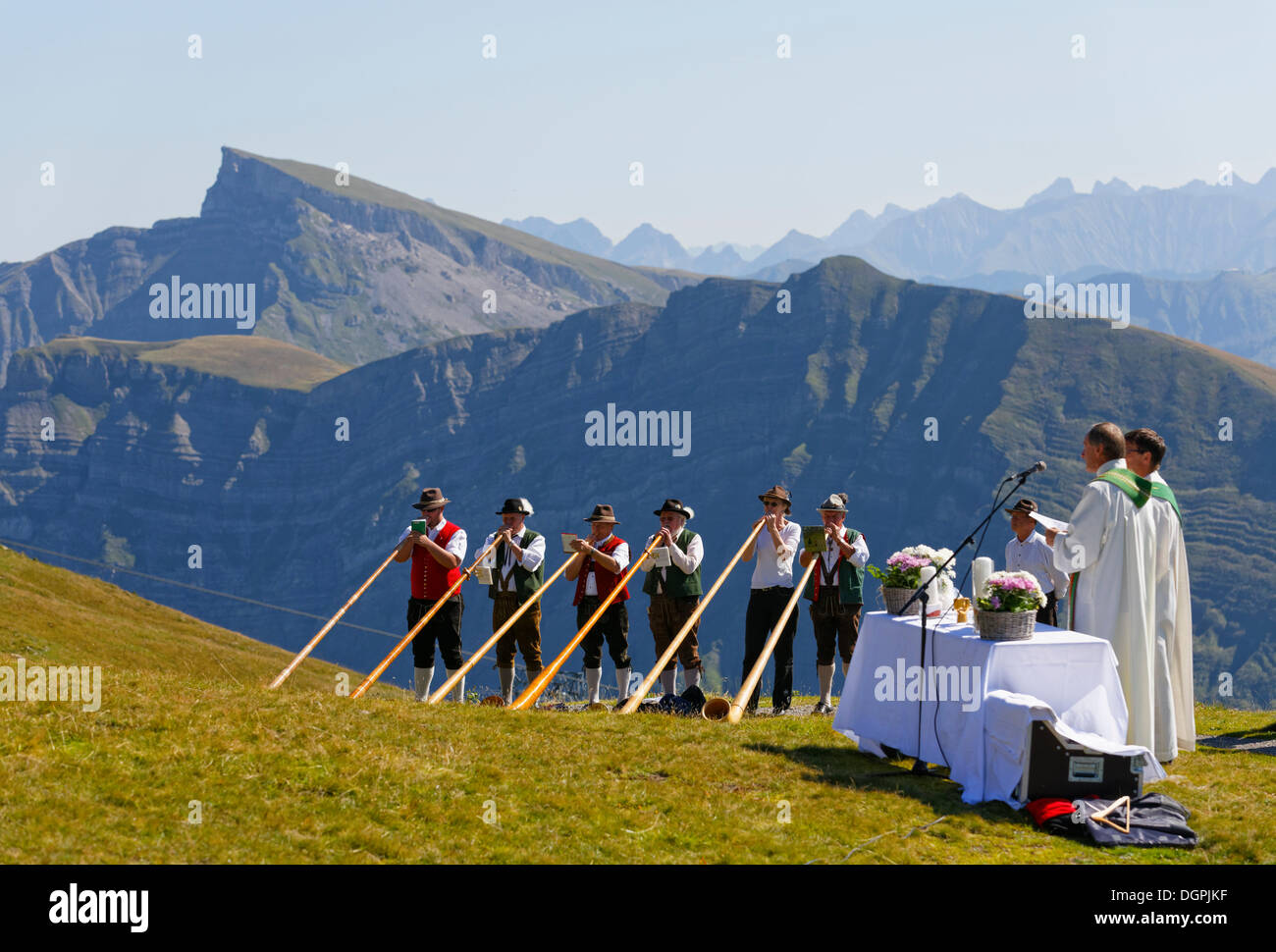 Mountain mass during a meeting of alphorn players, Diedamskopf, Schoppernau, Bregenzerwald, Bregenzer Wald, Vorarlberg, Austria Stock Photo