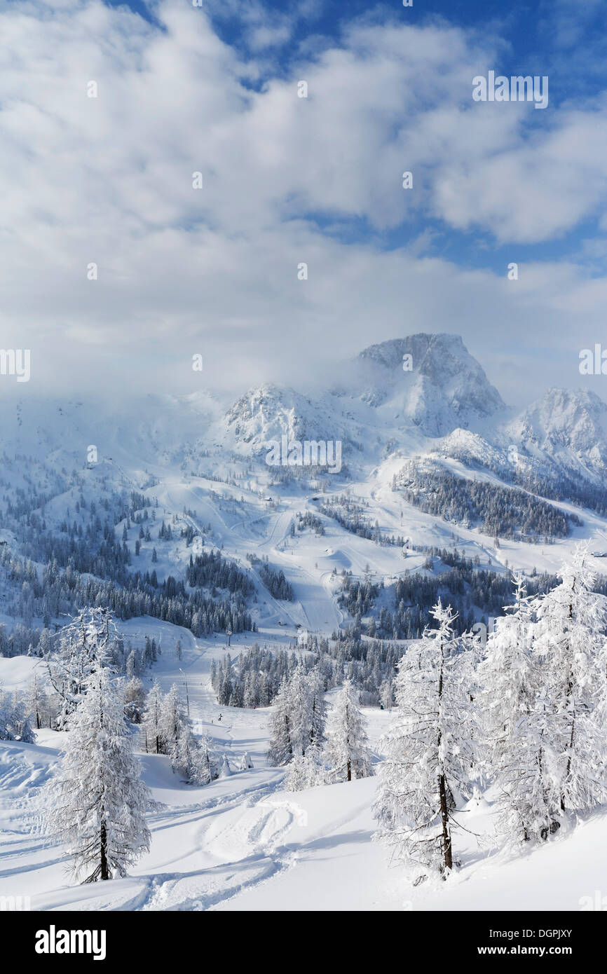 Nassfeld skiing region with Mt Trogkofel, Nassfeld, Hermagor, Carinthia, Austria Stock Photo