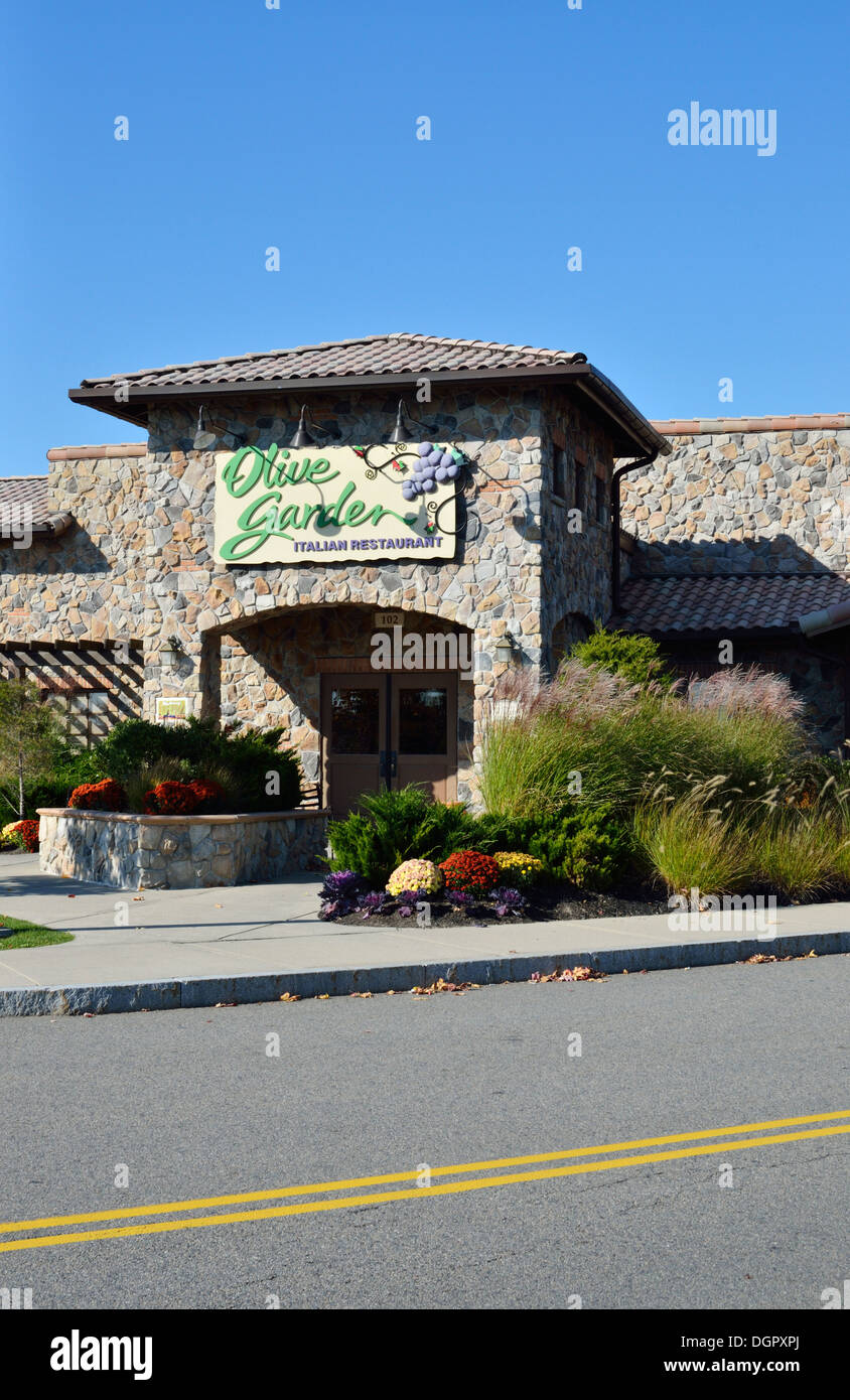 Exterior of Olive Garden Italian restaurant entrance Plymouth, Massachusetts USA Stock Photo