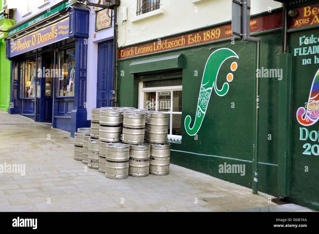 Beer kegs outside an Irish pub, Waterloo Street, Derry, Londonderry, Northern Ireland, UK Stock Photo