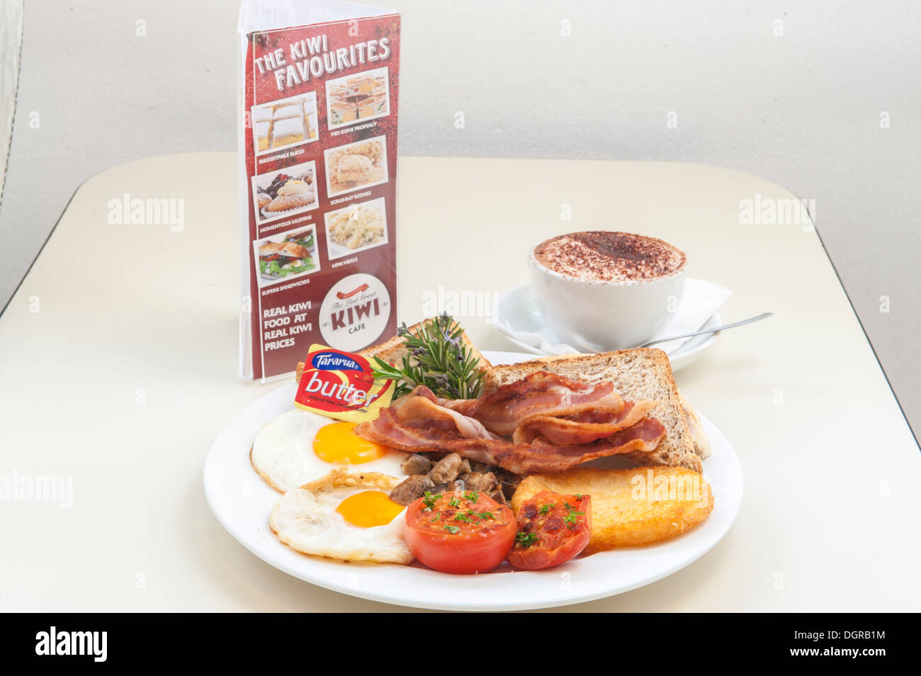 Cooked breakfast at a New Zealand café Stock Photo Alamy