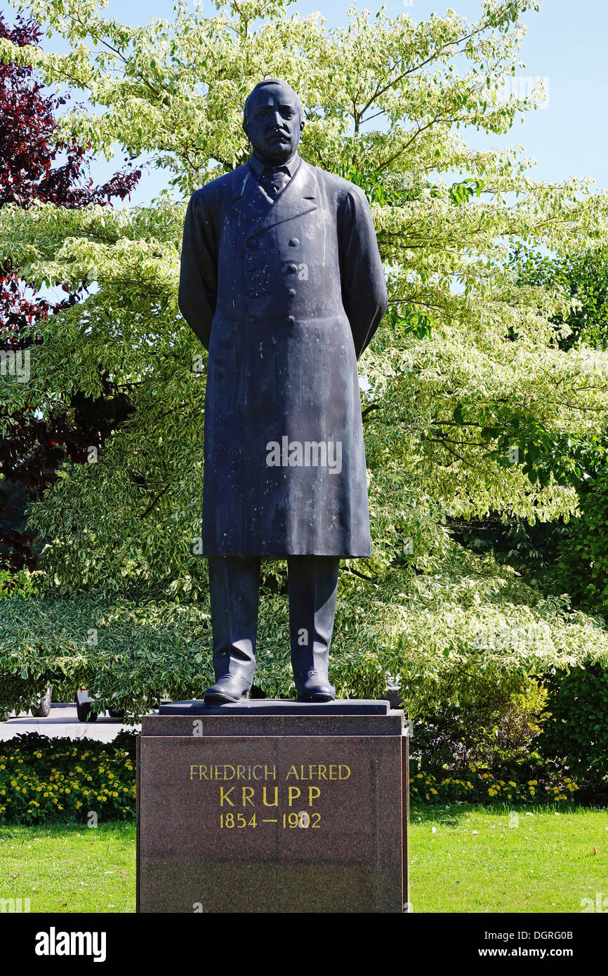 Germany, North Rhine Westphalia, Essen, Villa Huegel, statue of Friedrich Alfred Krupp Stock Photo