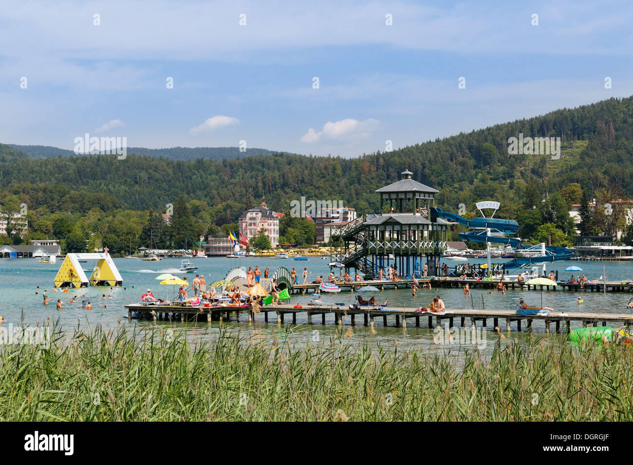 Austria, Carinthia, Portschach, People at Promenadenbad at lake Worthersee Stock Photo
