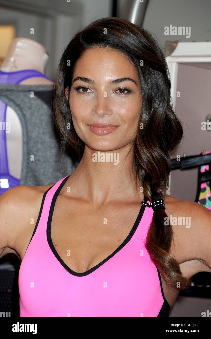 Lily aldridge 2013 hi-res stock photography and images - Alamy