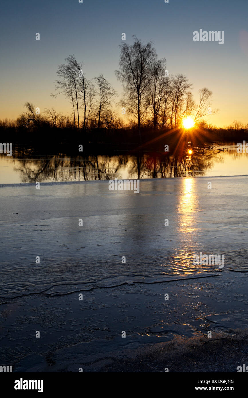 Ice barrage hires stock photography and images Alamy