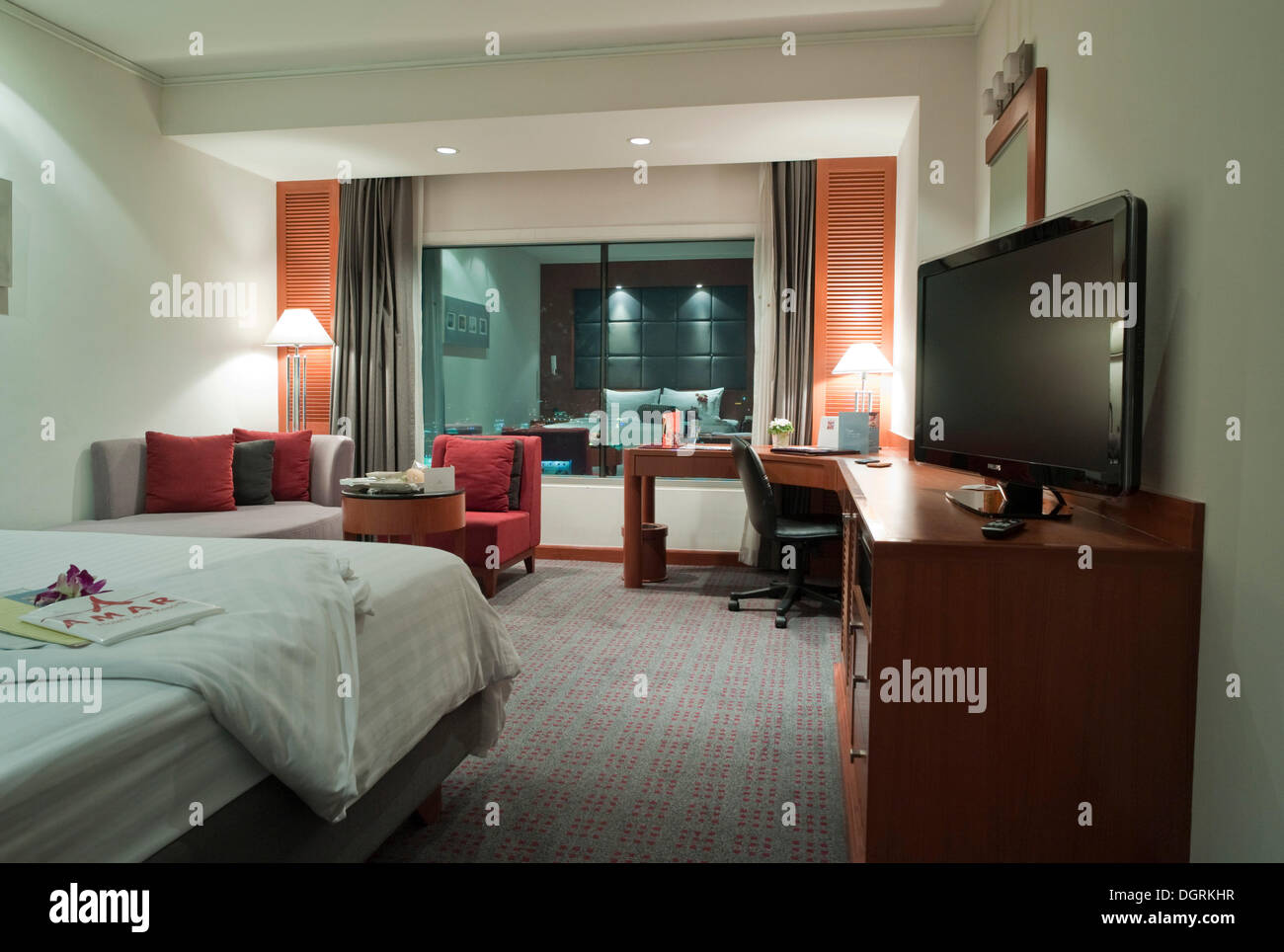 Hotel room, Amari Watergate Hotel, Ratchadamri Road, Krung Thep, Ratchathewi District, Bangkok, Thailand, Asia Stock Photo