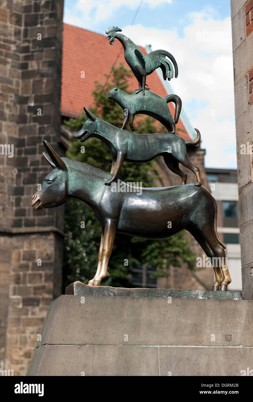 Bremer Stadtmusikanten statue, fairy tale, animals rooster, cat, dog
