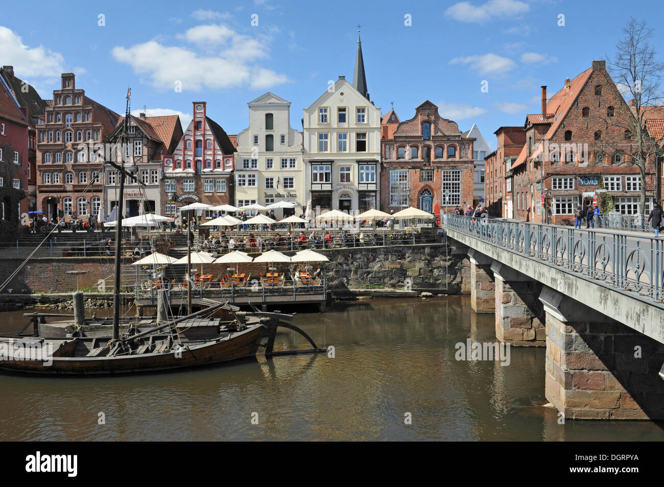 Ilmenau River in front of houses in the historic centre of Lueneburg, Lüneburg, Lower Saxony, Germany Stock Photo