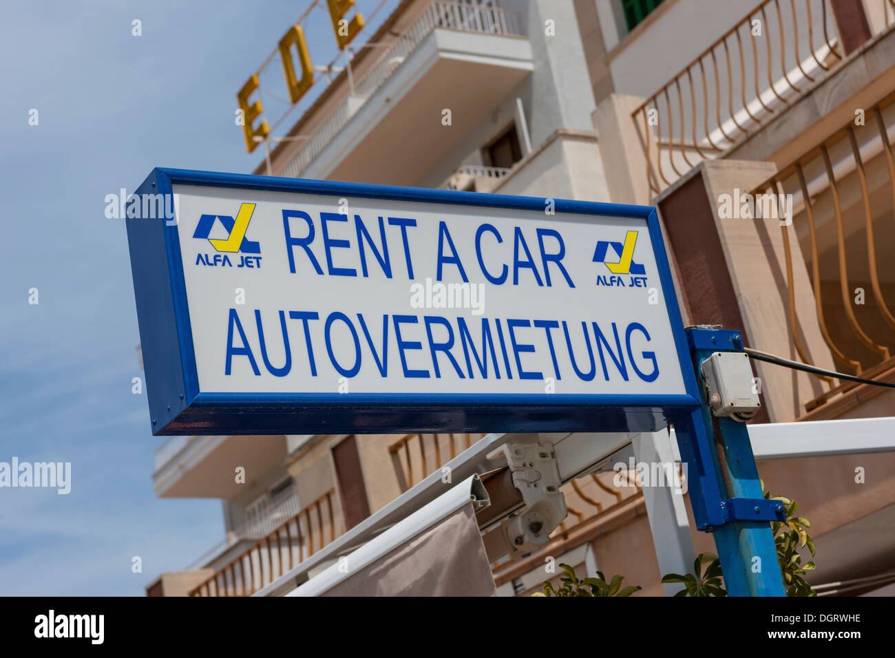 Rental car sign hires stock photography and images Alamy