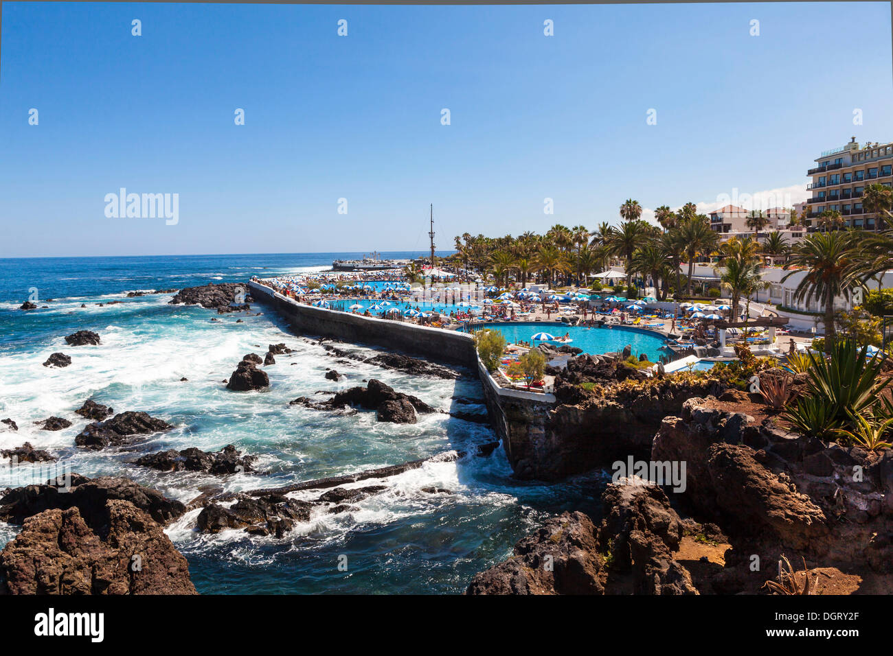 Playa de Martianez, designed by Cesar Manrique, Puerto de la Cruz Stock Photo 61991735 Alamy Playa de Martianez, designed by Cesar Manrique, Puerto de la Cruz Stock Photo 61991735 Alamy