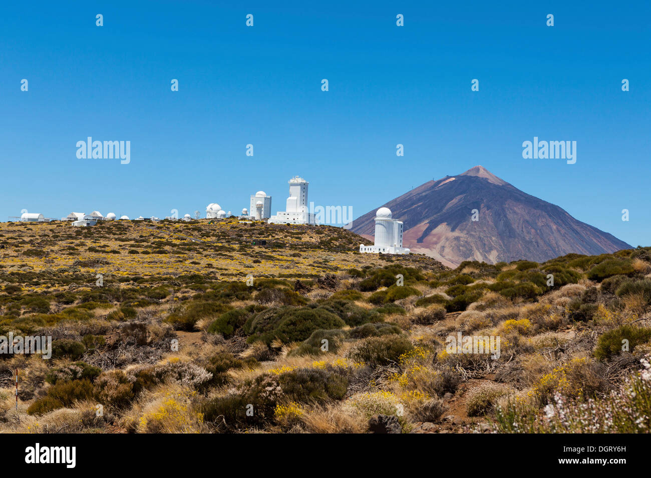 Observatorio del Teide, observatory in the Teide National Park, UNESCO World Heritage Site, Mount Teide volcano at back Stock Photo