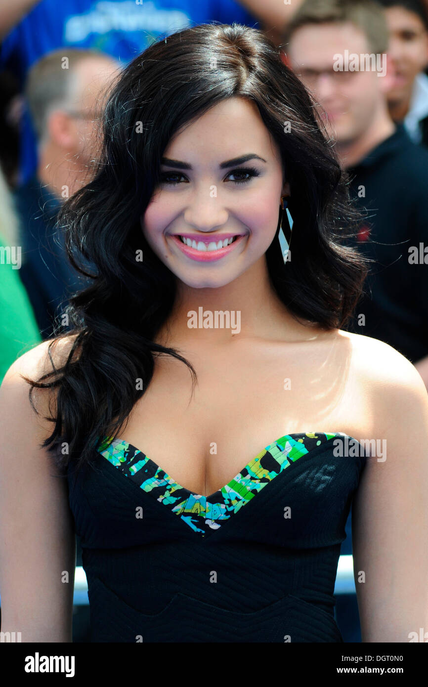 Demi Lovato at the Disney Nature OCEANS movie premiere in Hollywood, Los Angeles, California, USA, America Stock Photo