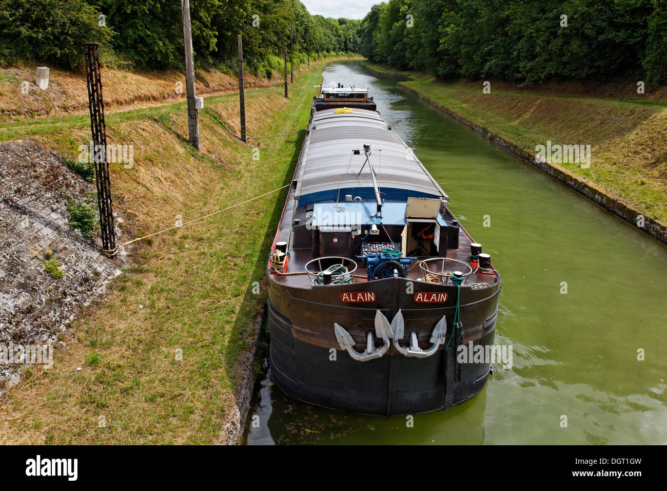 Canal of SaintQuentin near Bellenglise, SaintQuentin, department of