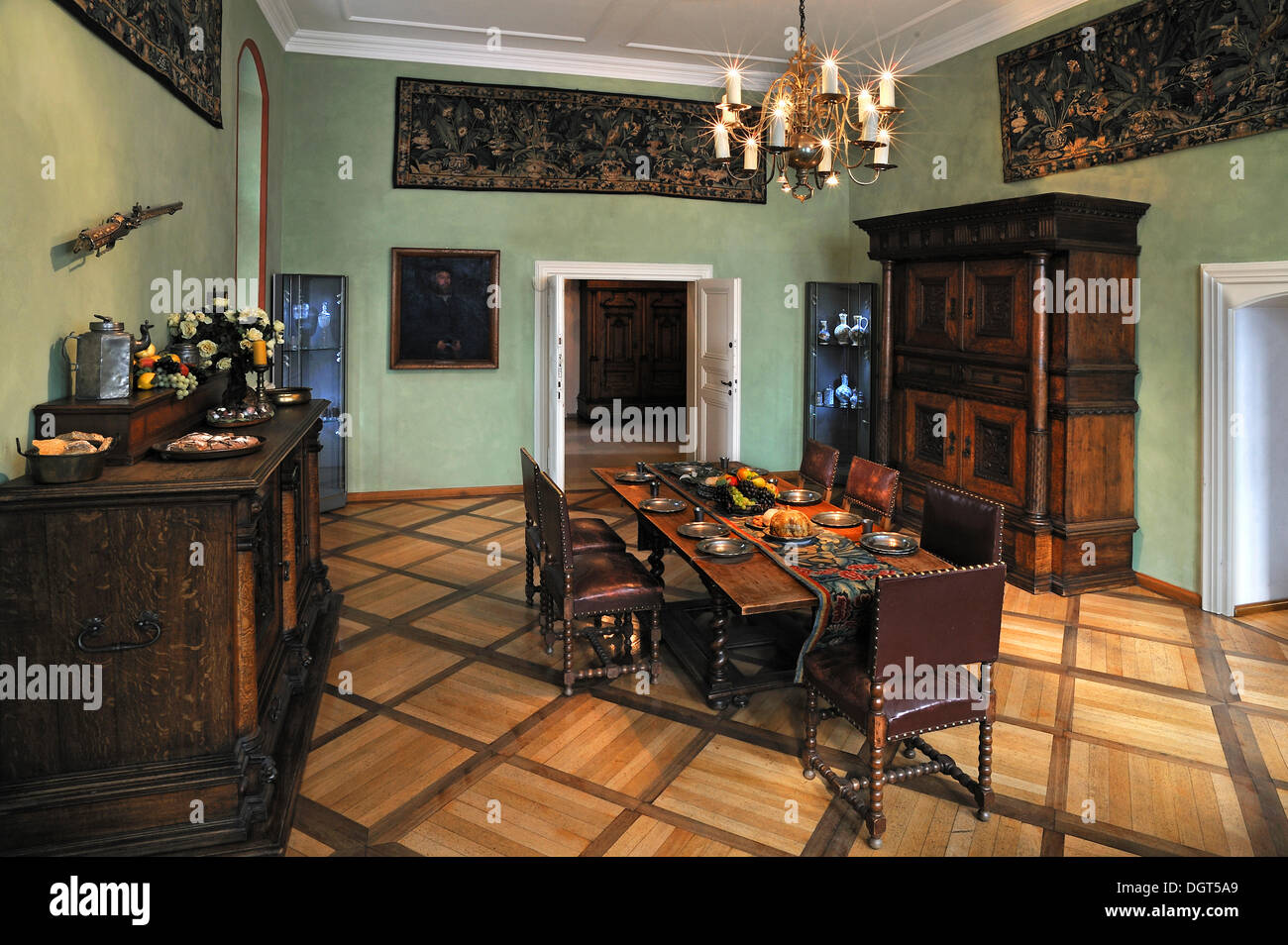 Dining room with furniture from the 16th century in Tucher Mansion, Hirschelgasse 9-11, Nuremberg, Middle Franconia, Bavaria Stock Photo