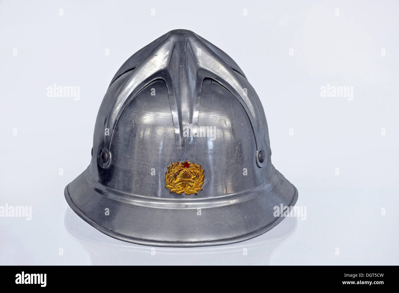Yugoslav Spider firefighter's helmet, 'Feuer und Flamme – Die Feuerwehr von 1850 bis heute', an exhibition of 150 years of Stock Photo