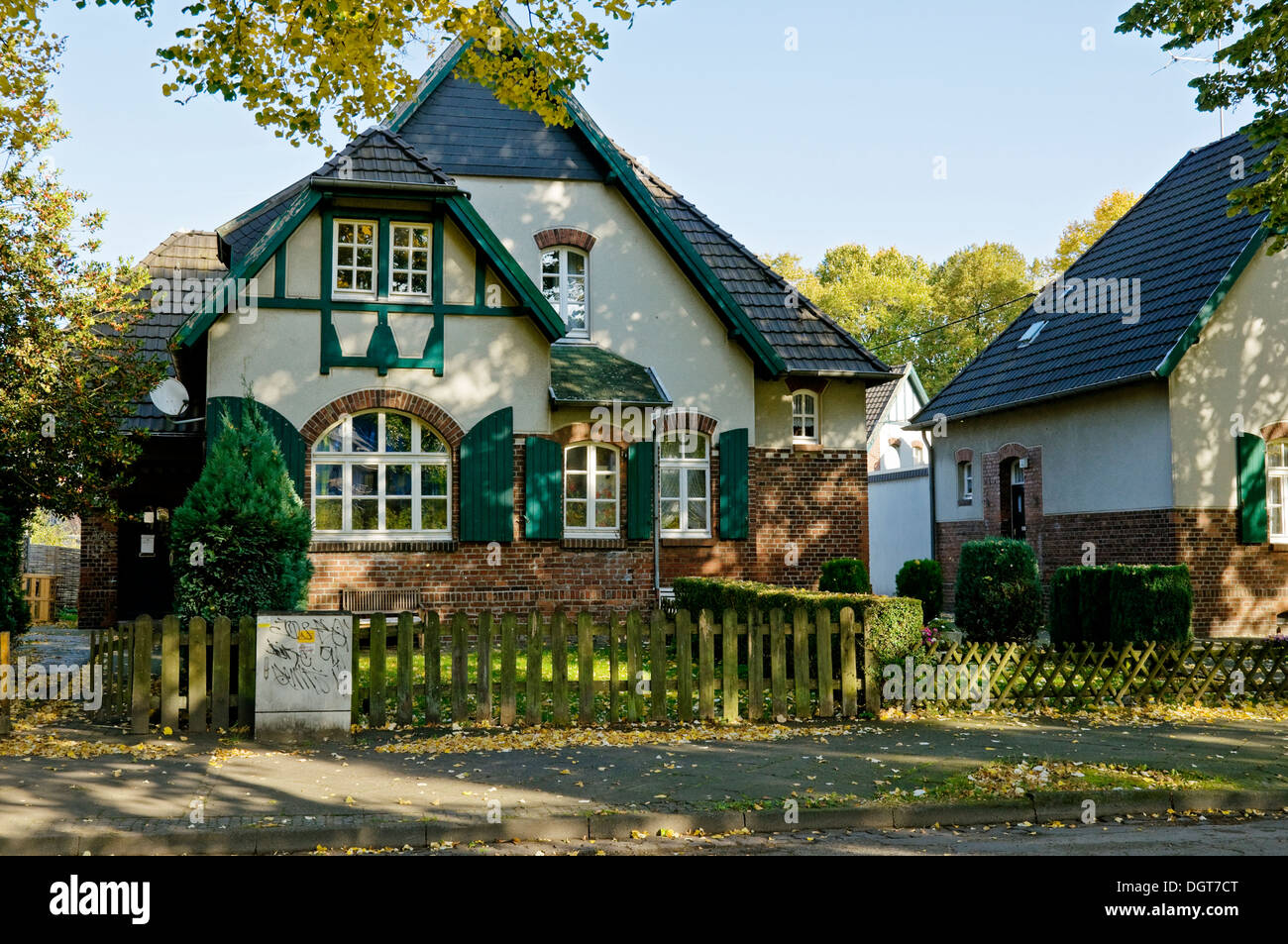 Former coal miner''s houses on historic  Meerbeck  estate, Moers, NRW, Germany Stock Photo