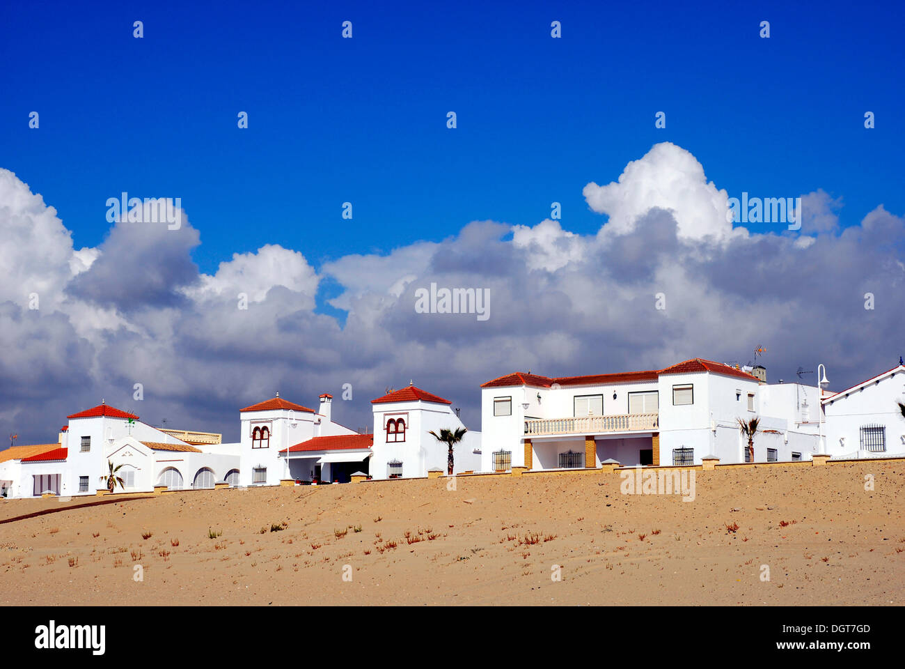 Holiday homes on the beach, La Antilla, Lepe, Costa de la Luz, Huelva region, Andalusia, Spain