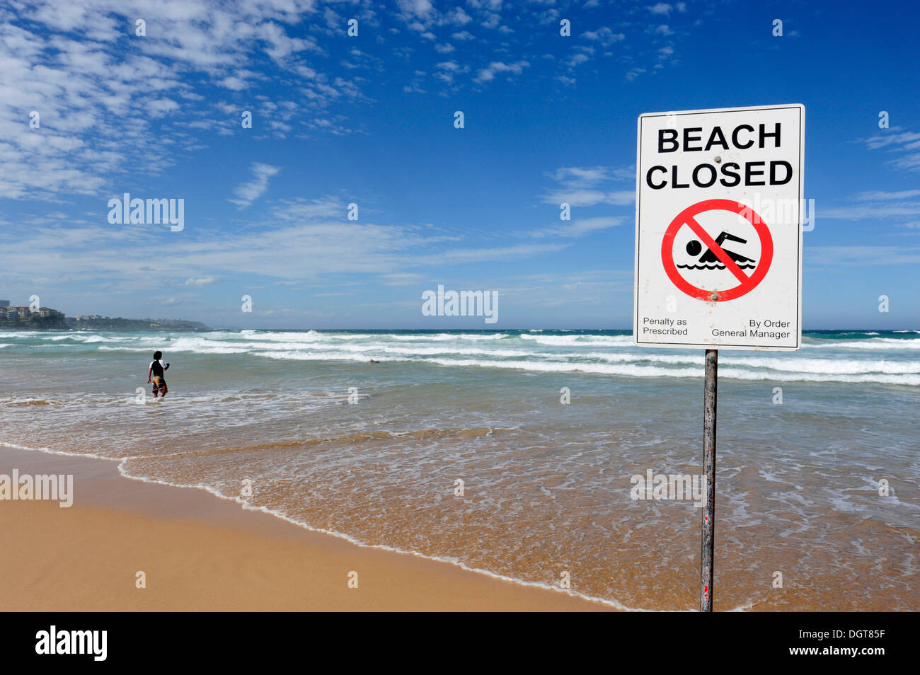 Sign, No swimming, beach closed, Manly Beach, North Sydney, New South ...