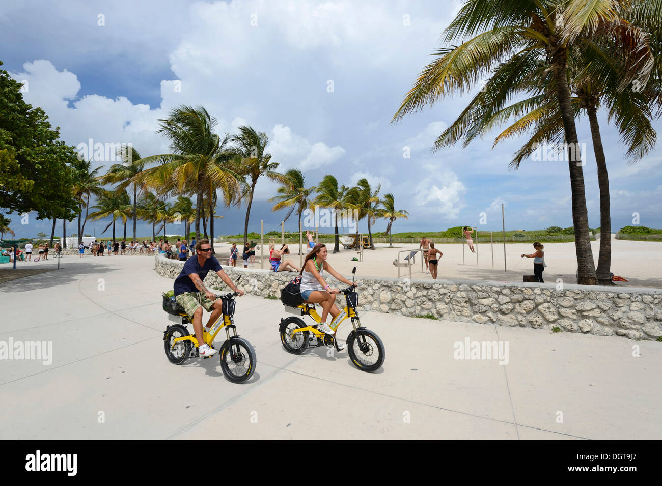 Ocean drive miami beach bike hi res stock photography and images Alamy